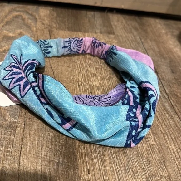 Handcrafted, upcycled silk saree fabric reversible headband OS - Picture 3 of 5